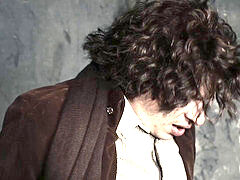 Bilbo Baggins ravages female Golum's Ring - The Knobbit