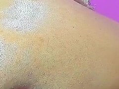 Amador amadora, Anal, Clitóris avantajado, Consolo, Latina, Masturbação, Solo chão, Esguichando