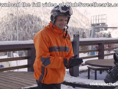 큰 음경, 오랄섹스, 귀여운, 깊은목구멍, 도기스타일, 오르가슴, 면도된, 단단한