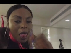 Tyłek, Duży tyłek, Obciąganie, Kutas, Ciemna karnacja, Hardcore, Mamuśka, Cipka