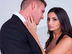 Amatør, Store bryster, Pik sutte, Brunette, Hundestilling, Naturlige bryster, Pov, Tatovering