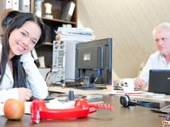 Asiatisk, Avsugning, Doggystyle, Handjobb, Naturliga tuttar, Strippning, Tonåring, Tuttar