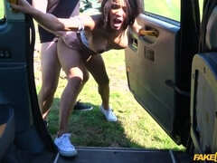 Culo, Lamer culo, Mamada, Coche, Estilo perrito, Corridas faciales, Pajear, Al aire libre