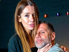 Velika rit, Velik kurac, Rjavolaska, Lizanje, Naravne joške, Muco, Najstnice, Joške