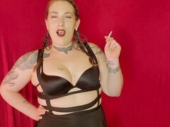 Amatőr, Amerikai, Hatalmas hátsó, Domina szerep, Gótikus, Utasítás, Dohányzás, Tetkó