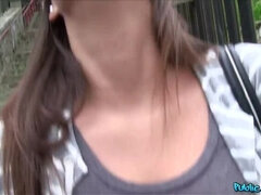 Amateur, Mamada, Coche, Estilo perrito, Al aire libre, Pov, Público, Coño