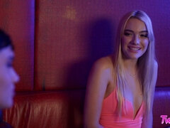 Ξανθιά, Μελαχροινή, Μαλακία με το δάχτυλο για γυναίκες, Γλείψιμο, Πάρτυ, Μουνί, Κοκκαλιάρης