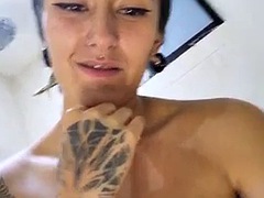 Anal, Stora tuttar, Dildo, Latina, Onani, Rider, Tatuering, Tuttar