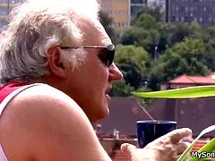 Kukk suging, Utroskap, Par, Sperm skott, Hd, Utendørs, Petite, Ridning