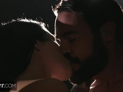 Stor pik, Pik sutte, Brunette, Lækker, Hårdt, Slikning, Fisse, Hård sex