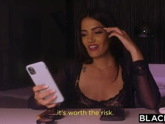 Brunett, Snopp, Doggystyle, Ansiktsbehandling, Handjobb, Slick, Utomhus, Rider