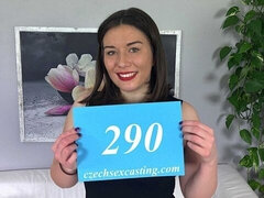 Hatalmas hátsó, Monumentális dákó, Tekintélyes didik, Cumizás, Gesztenyebarna, Döci, Érett feleség, Rövid haj