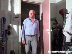 Amateur, Sucer une bite, En gros plan de très près, Tir de sperme, Grossier, Hard, Hd, Avaler