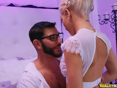 Popó, Szőke, Cumizás, Pár, Természetes mellek, Tetkó, Begyek, Nedves