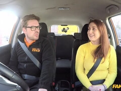 Sucer une bite, Voiture, Faciale, Doigter, Branlette thaïlandaise, De plein air, Pov, Chatte