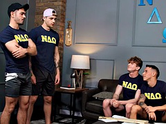 Grosse bite, Sucer une bite, Collège université, Groupe, Hard, Muscle, Orgie, Suçant