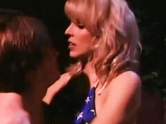 Bundão, Loiroa, Boquete, Transar de quatro, Melharucos naturais, Cabelo curto, Adolescente, Tetas