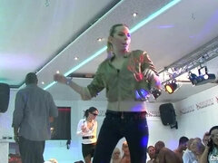 Zwart, Blond, Bruinharig, Lesbisch, Orgie, Feest, Swinger, Nat