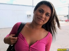 Hatalmas hátsó, Monumentális dákó, Tekintélyes didik, Cumizás, Kutya póz, Érett feleség, Szabadban, Medence