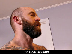 Kuřba, Gay, Telocvičňa