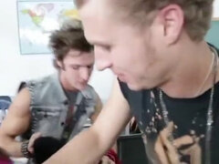 Красивые, Большие сиськи, Брюнетки, Семяизвержение, Смазливые, Глубокая глотка, Сперма на лице, Киски