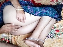 18 ans, Cul à la bouche, Tante, Grosse bite, Indienne, Mamelons, Chatte, Jarretelles