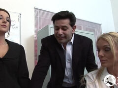 Большая жопа, Большой член, Большие сиськи, Минет, Собачьи, Вчетвером, Милф, В офисе