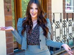 Hatalmas hátsó, Monumentális dákó, Tekintélyes didik, Cumizás, Gesztenyebarna, Kutya póz