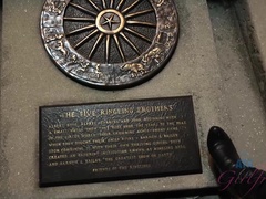 Ερασιτέχνης, Τουαλέτα, Μελαχροινή, Η κοπέλα μου, Γυαλιά, Κιλωτάκια, Κάπνισμα, Κάλτσες