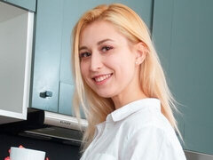 Analny, Tyłek, Blondynka, Rozdziawiony, Kuchnia, Masturbacja, Ogolona, Nastolatki