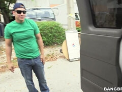 Velika rit, Fafanje, Rjavolaska, Avtobus, Zunanji izliv, Hd, Medrasni seks, Tetovaže