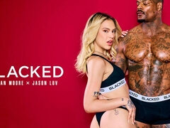 18 éves, Hatalmas hátsó, Monumentális dákó, Cumizás, Kutya póz, Természetes mellek, Tini, Begyek