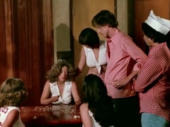 Suihinotto, Kyrpä, Orgiat, Julkinen, Vuosikerta