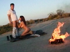 Praia, Bundão, Peitos grandes, Boquete, Punheta, Lambendo, Mãe gostosa, Raspar depilar