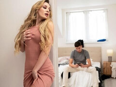 Stor stjärt, Stor kuk, Stora tuttar, Blondin, Avsugning, Doggystyle, Tuttar