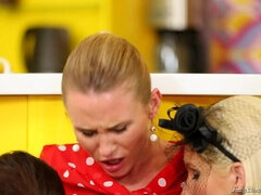 Ubrani, Okulary, Lesbijka, Nagi, Rajstopy, Sikanie, Satyna, Prysznic