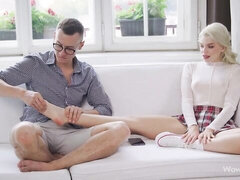 18, Stor røv, Stor pik, Store bryster, Pik sutte, Hundestilling, Mager, Teenager