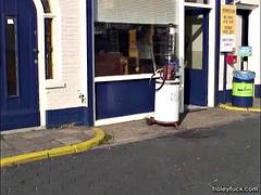 Store bryster, Blondine, Pik sutte, Komme på ansigtet, Give finger, Håndjob, Offentlig, Bryster