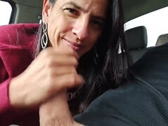 Amateur MILF Kel Abate Blowjob in Car - Brazilian Homemade Cuckold