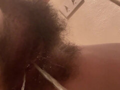 Poilue, Pisser, Solo