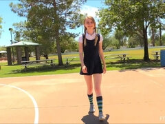 Anal, Closeup, Extremo, Masturbação, Orgasmo, Público, Solo chão, Brinquedos