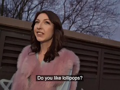 Leie, Blasen, Handjob, Pov, Öffentlich, Realität, Schlampe, Ablutschen