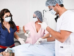 Duży tyłek, Duży kutas, Duże cycki, Obciąganie, Brunetka, Styl na pieska, Biuro