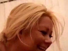 Iso kaunis nainen, Pulska, Eurooppalainen