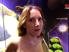 Grosse bite, Gros seins, Sucer une bite, Brunette brune, Plantureuse, Maman, Seins naturels, Adolescente