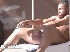 Iso kaunis nainen, Iso kulli, Musta, Latinankieli, Alasti, Ulkona, Todellisuus, Anus nuolentaa