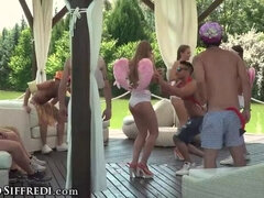 Blondynka, Sex grupowy, Grupa, Hardcore, Obcasy, Na wolnym powietrzu, Nastolatki, Cycki