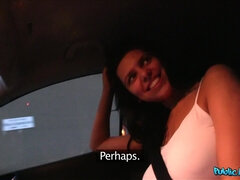 Amateur, Mamada, Coche, Al aire libre, Pov, Público, Tetas