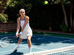 Lesbisch, Masturbatie, Buiten, Kut duiken, Geschoren, Rok, Sportoefening, Tieten likken