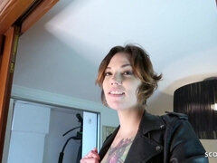 Grosser kitzler, Grosse titten, Spermaladung, Kehlenfick, Milf, Spanisch, Tätowierung, Titten